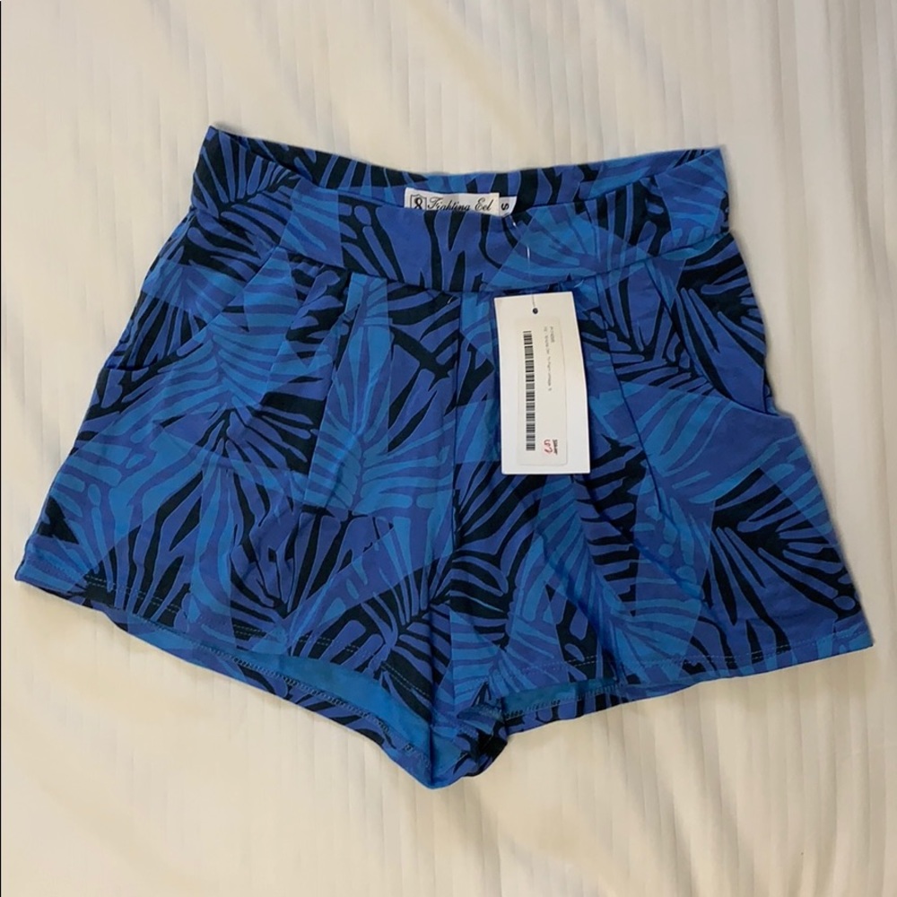 NWT FE shorts om, tri palm vintage Sz S